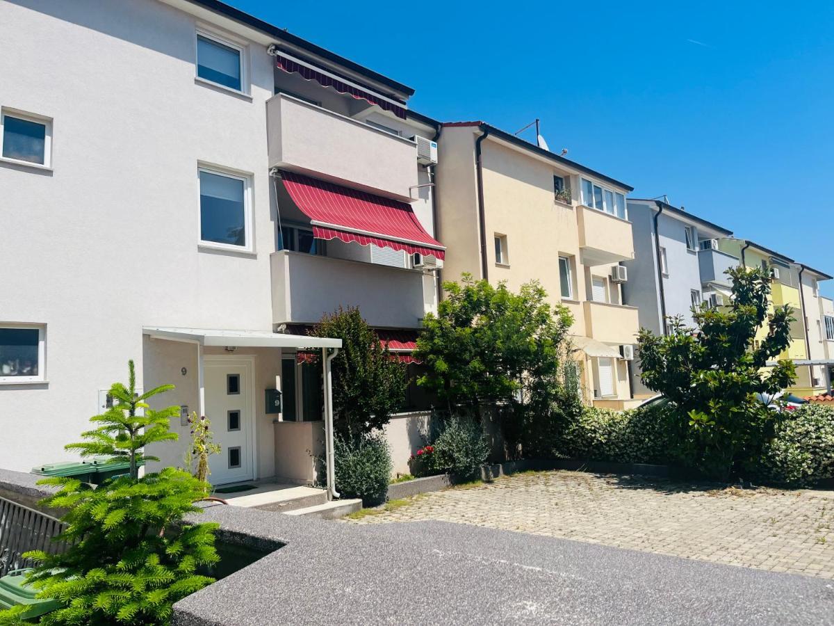 Leona Apartment Pula Exterior foto